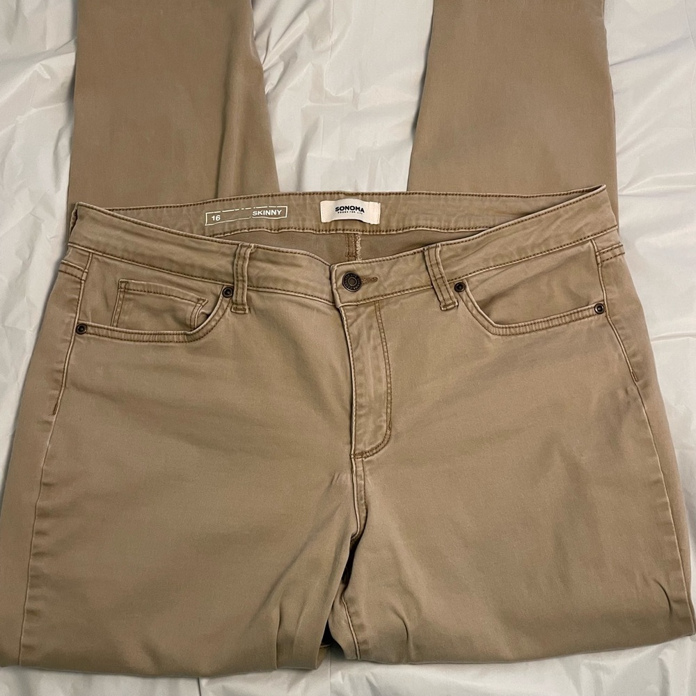 🌼 Bundle 2 for $20 🌼  Sonoma Khaki Skinny Jeans